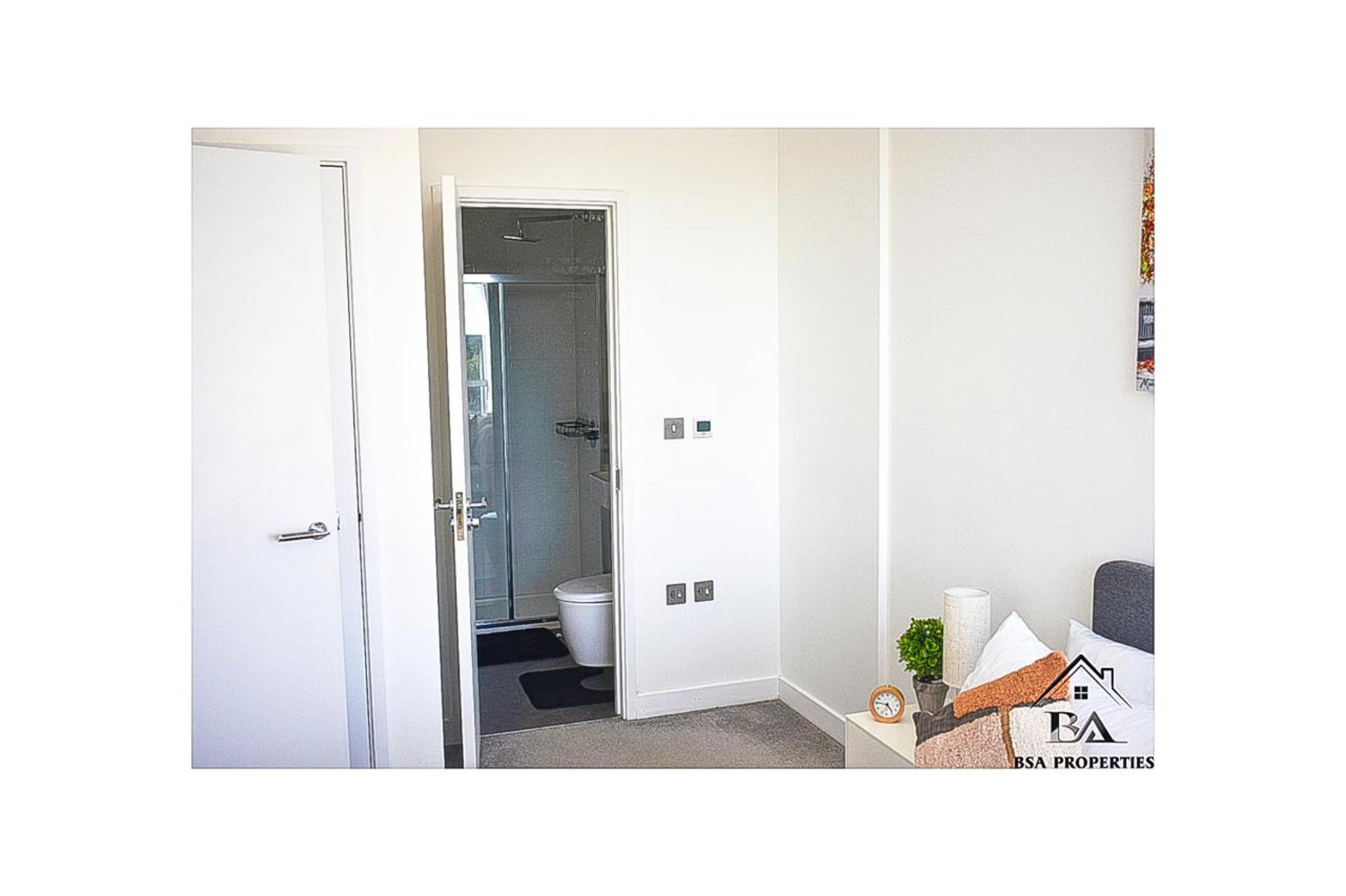 City Centre Apartment Close To Ascot & Legoland Sleep Upto 4 Guests - Parking On Request! Bracknell Esterno foto