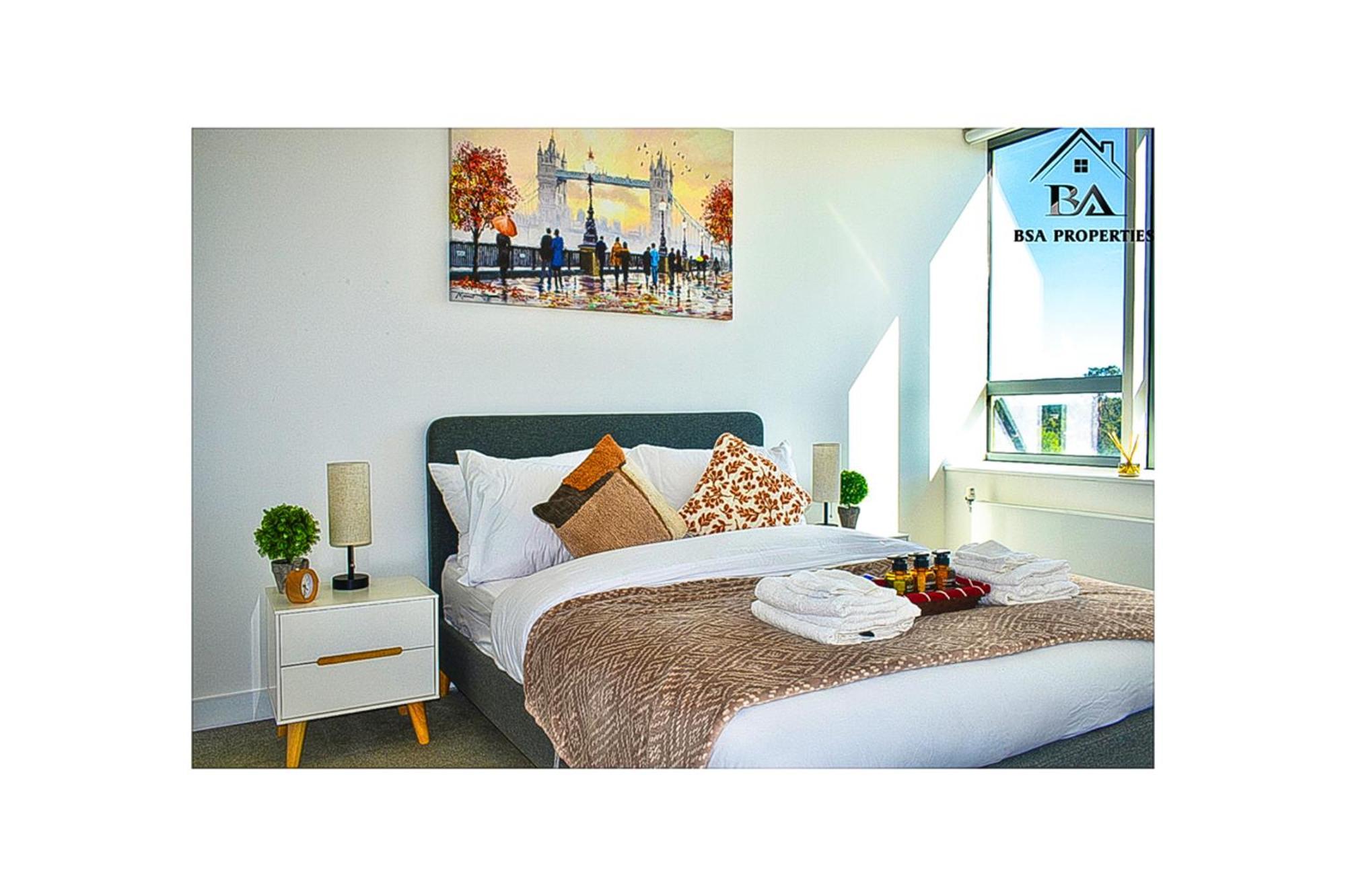 City Centre Apartment Close To Ascot & Legoland Sleep Upto 4 Guests - Parking On Request! Bracknell Esterno foto