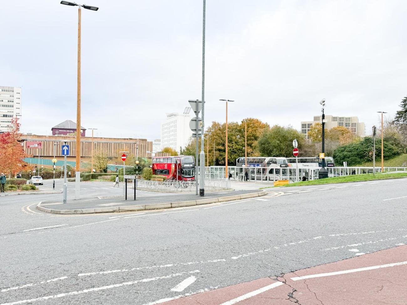 City Centre Apartment Close To Ascot & Legoland Sleep Upto 4 Guests - Parking On Request! Bracknell Esterno foto