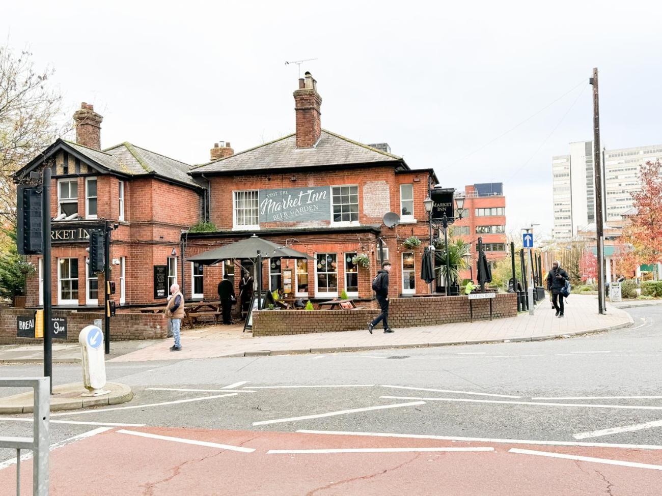 City Centre Apartment Close To Ascot & Legoland Sleep Upto 4 Guests - Parking On Request! Bracknell Esterno foto